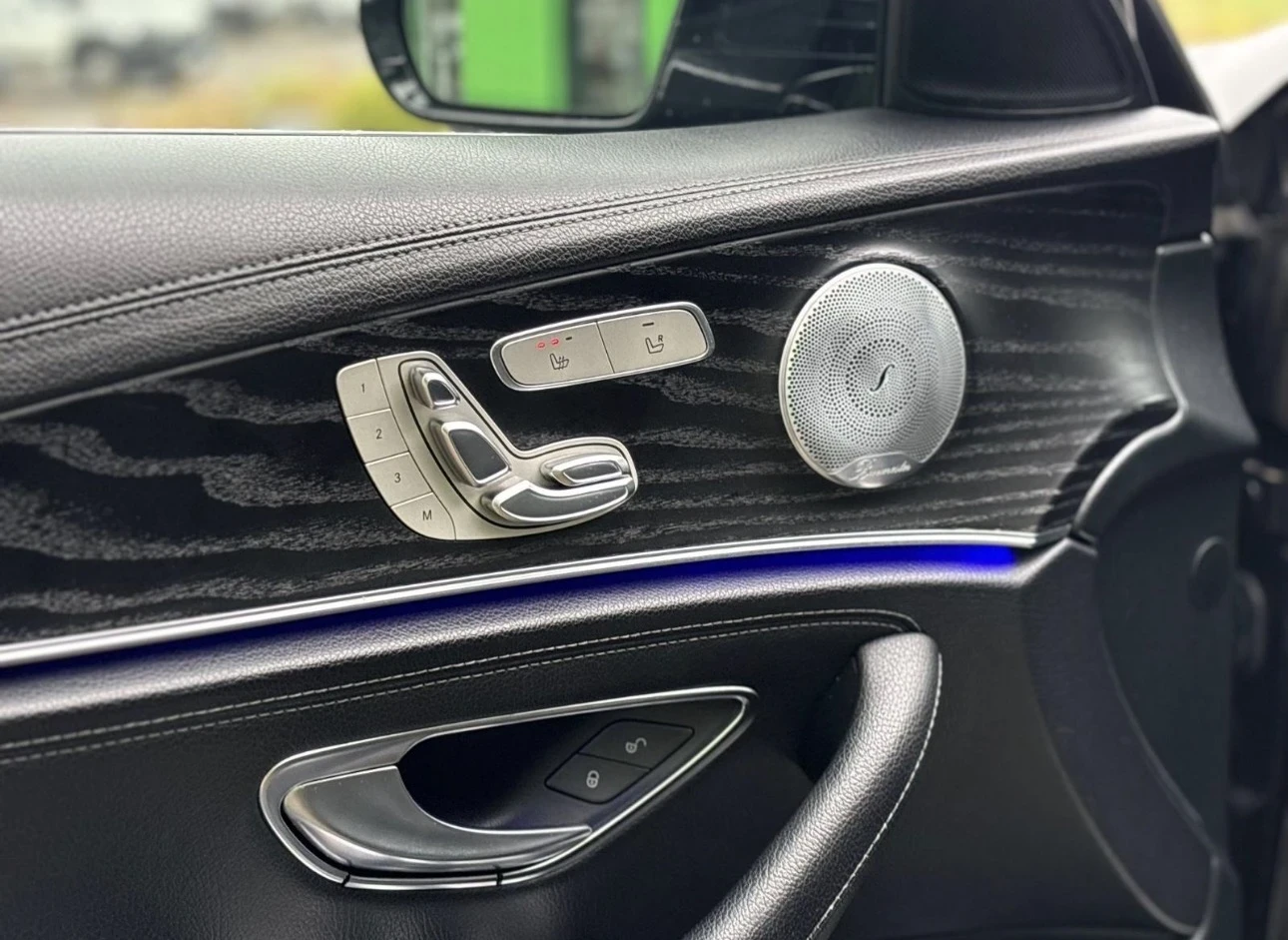 Mercedes-Benz E 200 AMG///, снимка 9 - Автомобили и джипове - 54381457