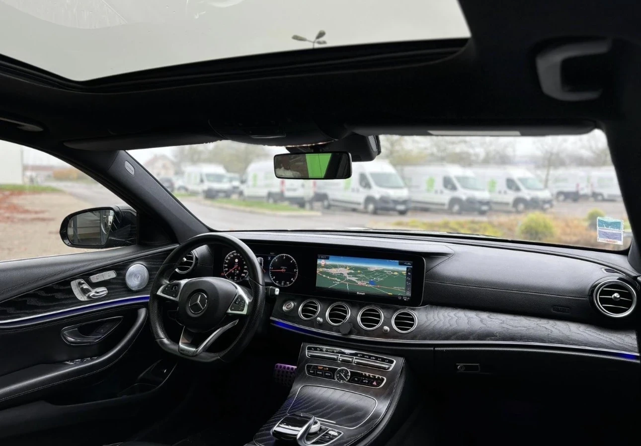 Mercedes-Benz E 200 AMG///, снимка 11 - Автомобили и джипове - 54381457