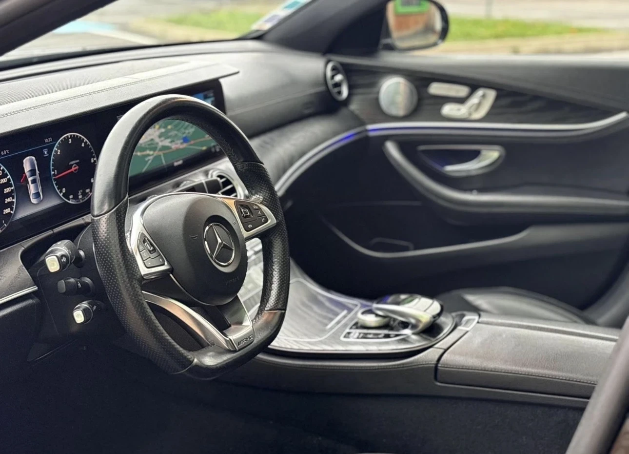 Mercedes-Benz E 200 AMG///, снимка 6 - Автомобили и джипове - 54381457
