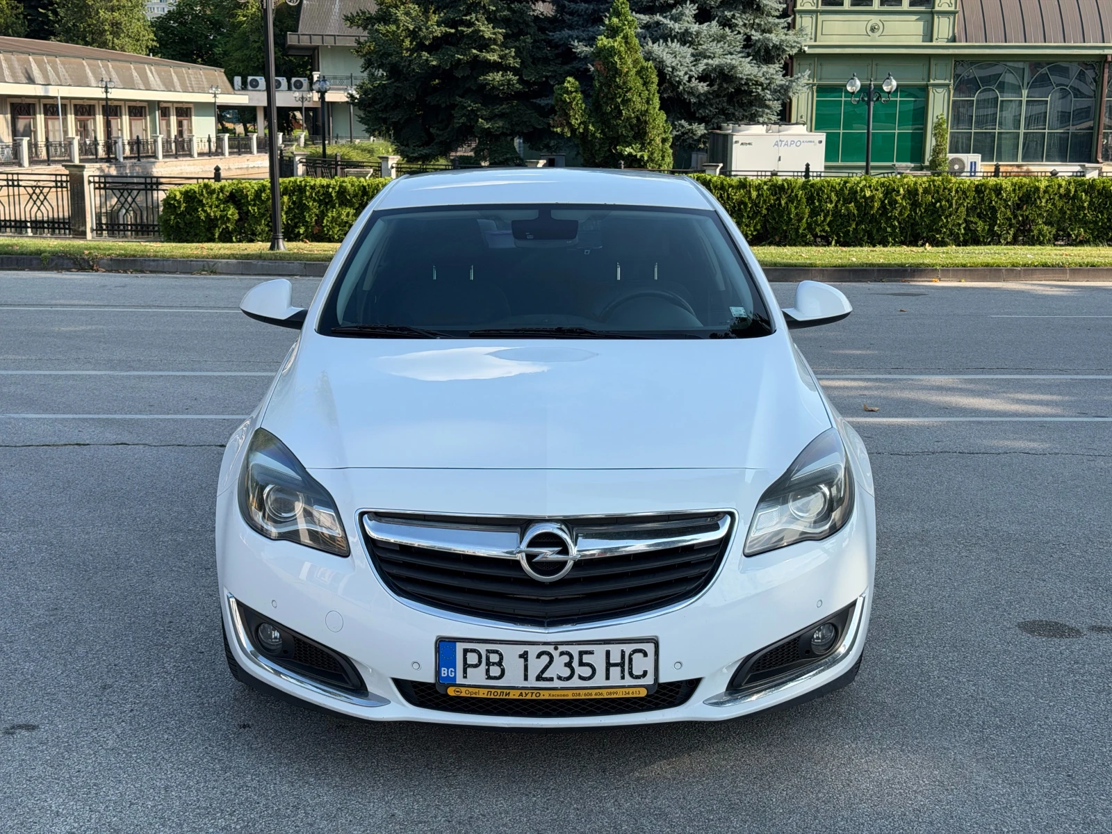 Opel Insignia 1.6 CDTI, Ръчна, снимка 2 - Автомобили и джипове - 55181287
