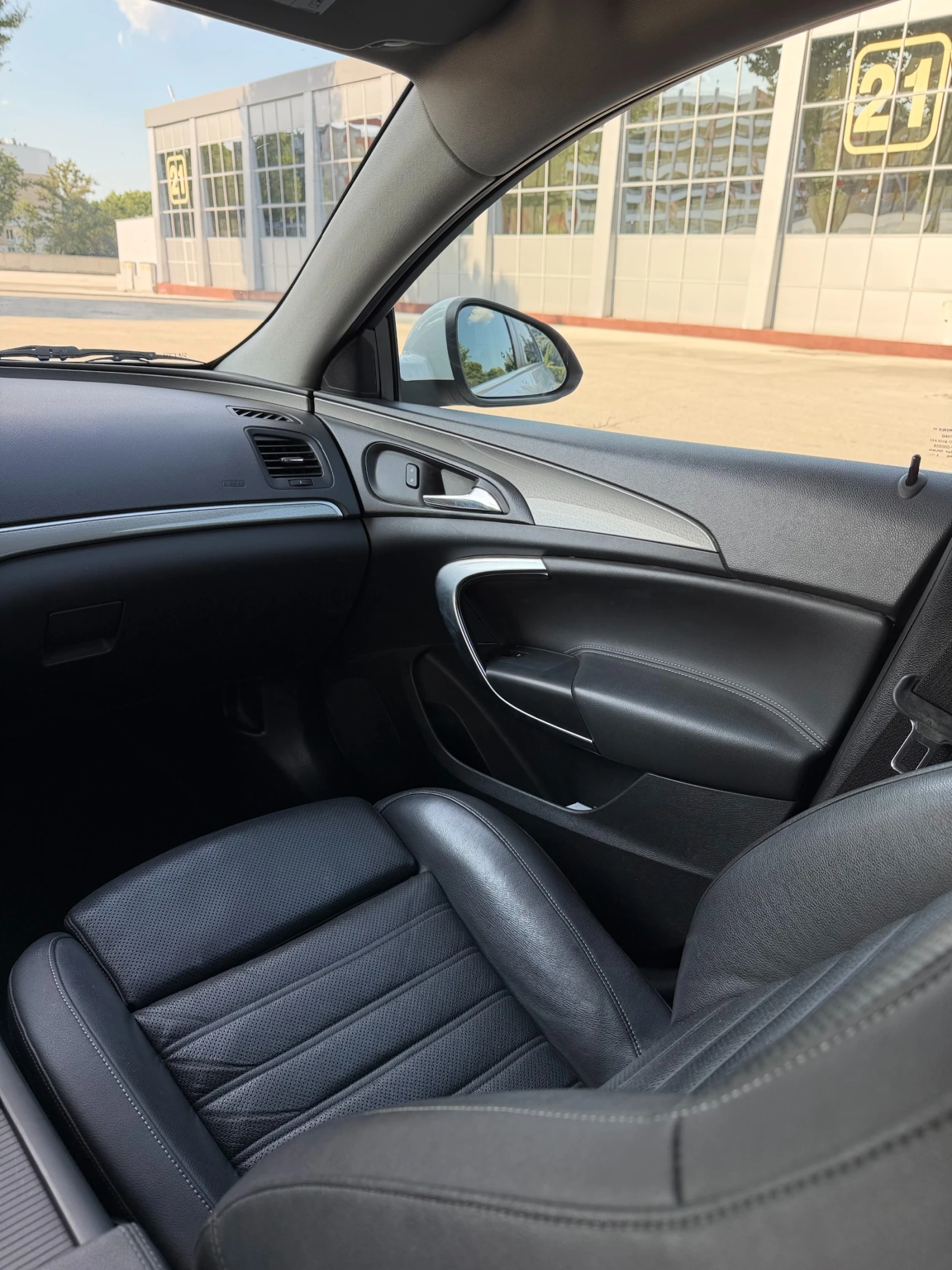 Opel Insignia 1.6 CDTI, Ръчна, снимка 14 - Автомобили и джипове - 55181287