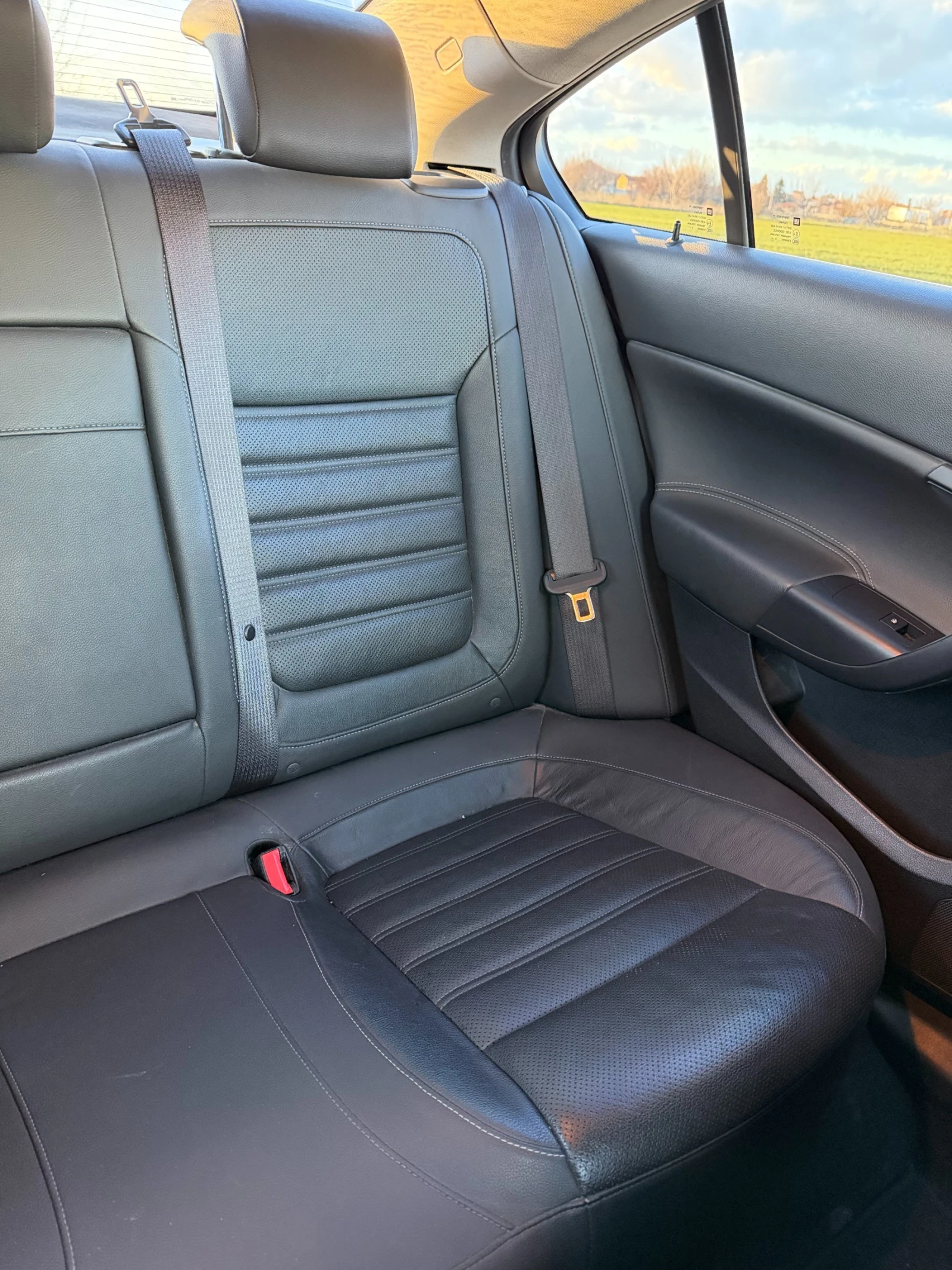 Opel Insignia, снимка 15 - Автомобили и джипове - 54573509