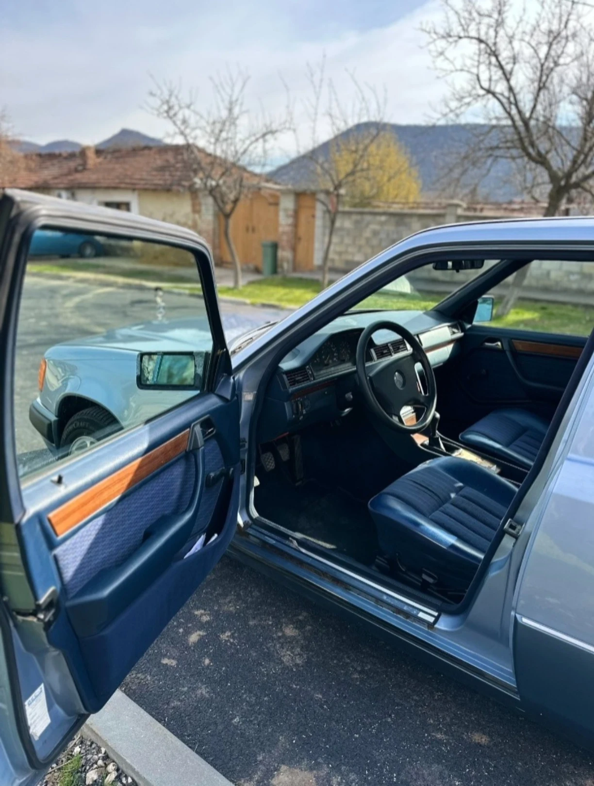 Mercedes-Benz 124 124 250D, снимка 4 - Автомобили и джипове - 54633310
