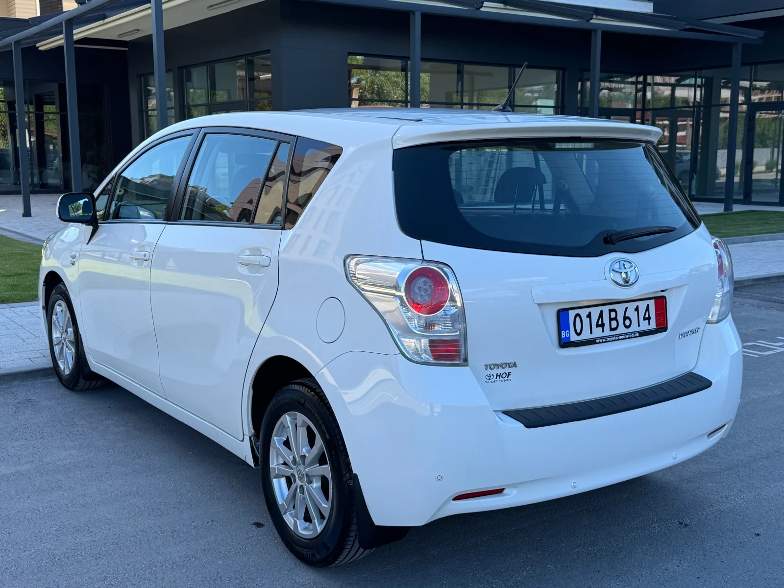 Toyota Verso 1, 8 VVT-i* 7 МЕСТЕН* ПАНОРАМА* EURO 5, снимка 9 - Автомобили и джипове - 54713472