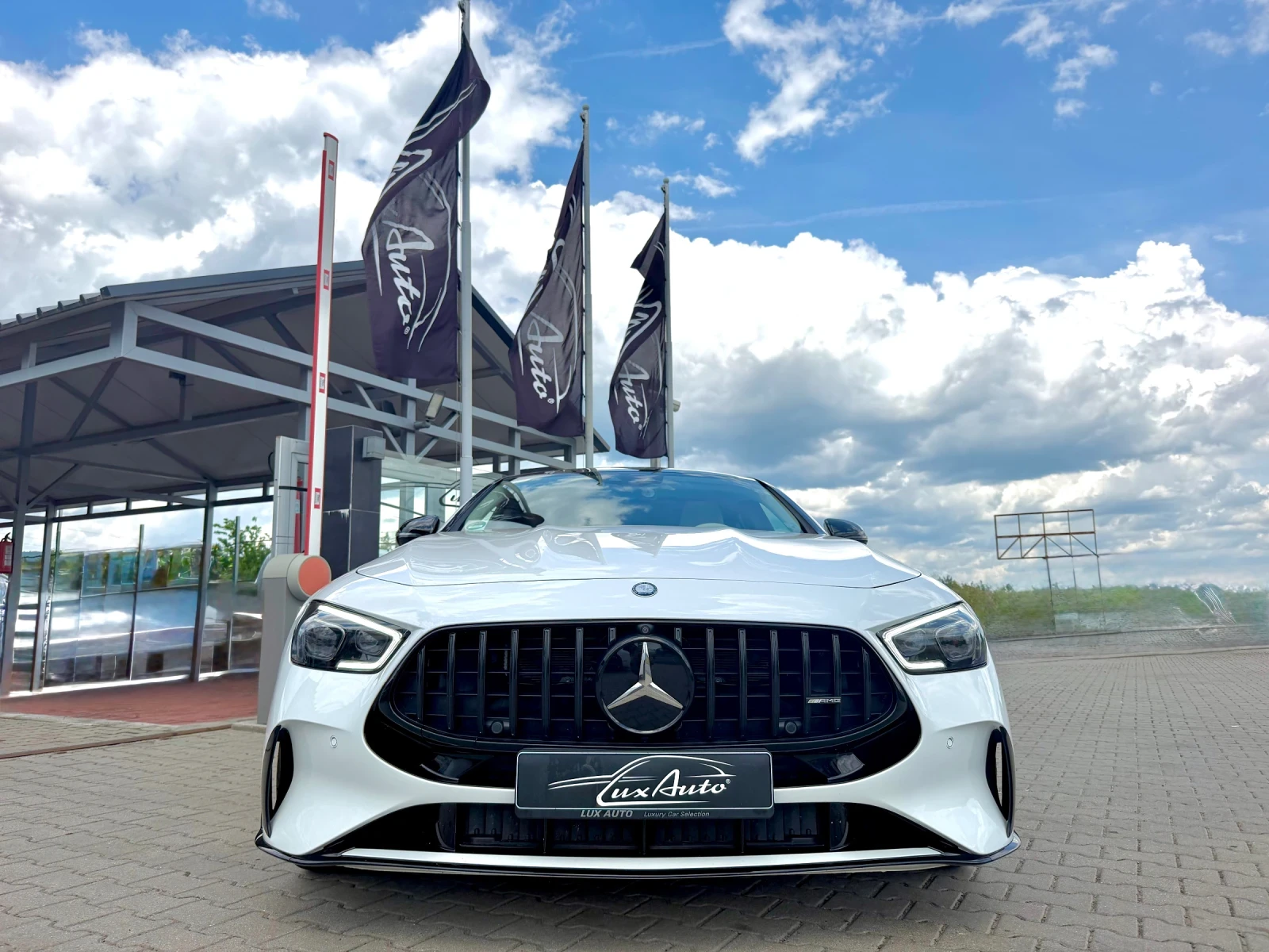 Mercedes-Benz AMG GT 63S#DESIGNO#CERAMIC#PANORAMA#6700KM#2Г. ГАРАНЦИЯ, снимка 3 - Автомобили и джипове - 54828089