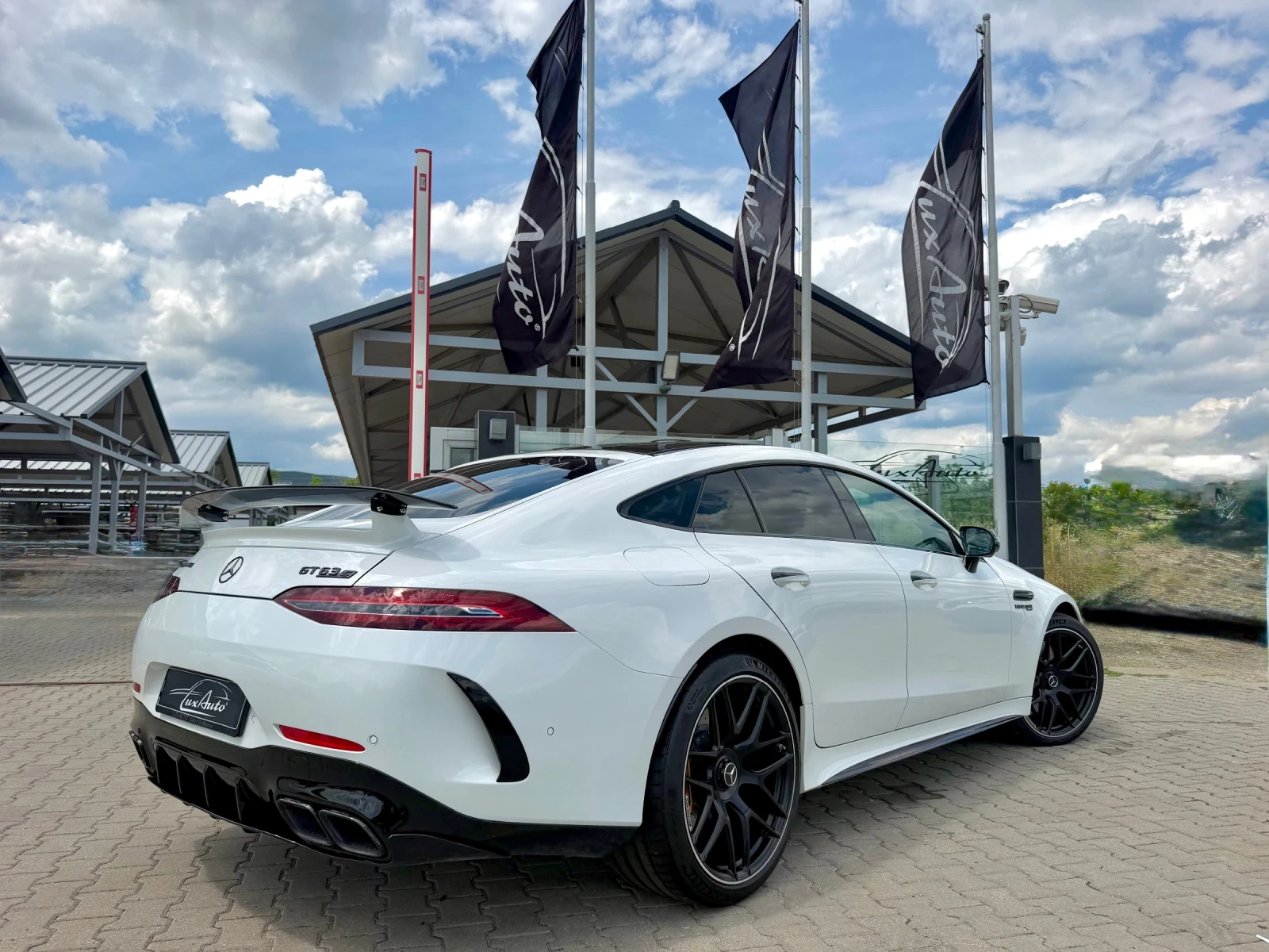 Mercedes-Benz AMG GT 63S#DESIGNO#CERAMIC#PANORAMA#6700KM#2Г. ГАРАНЦИЯ, снимка 5 - Автомобили и джипове - 54828089