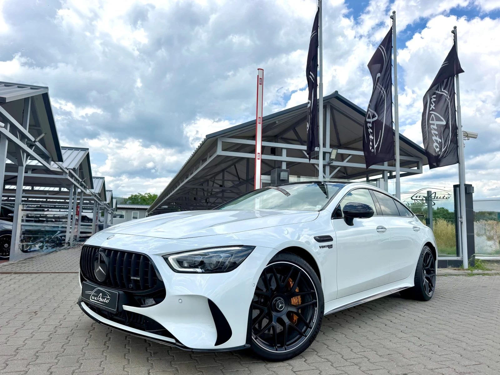 Mercedes-Benz AMG GT 63S#DESIGNO#CERAMIC#PANORAMA#6700KM#2Г. ГАРАНЦИЯ, снимка 2 - Автомобили и джипове - 54828089