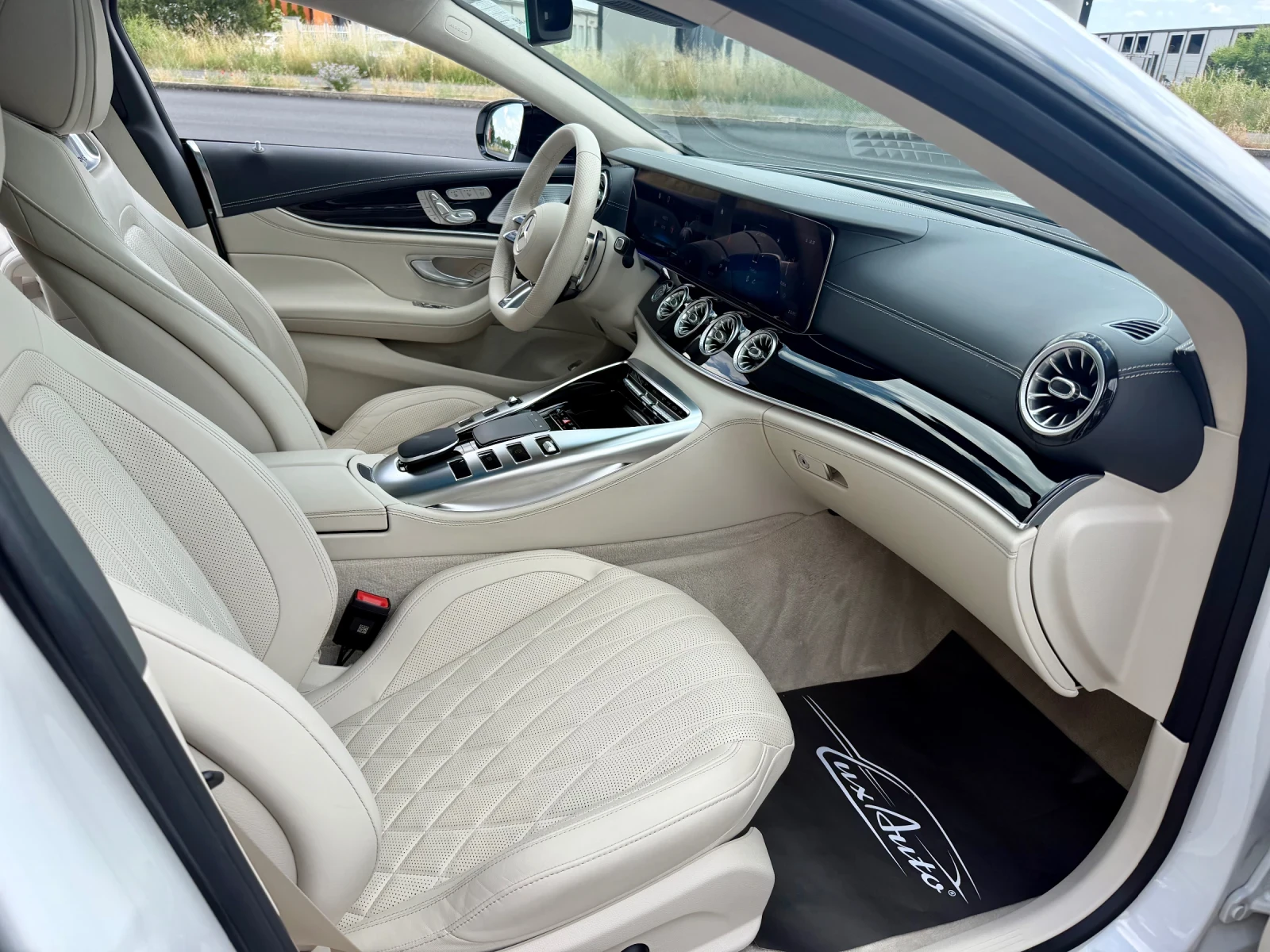 Mercedes-Benz AMG GT 63S#DESIGNO#CERAMIC#PANORAMA#6700KM#2Г. ГАРАНЦИЯ, снимка 9 - Автомобили и джипове - 54828089