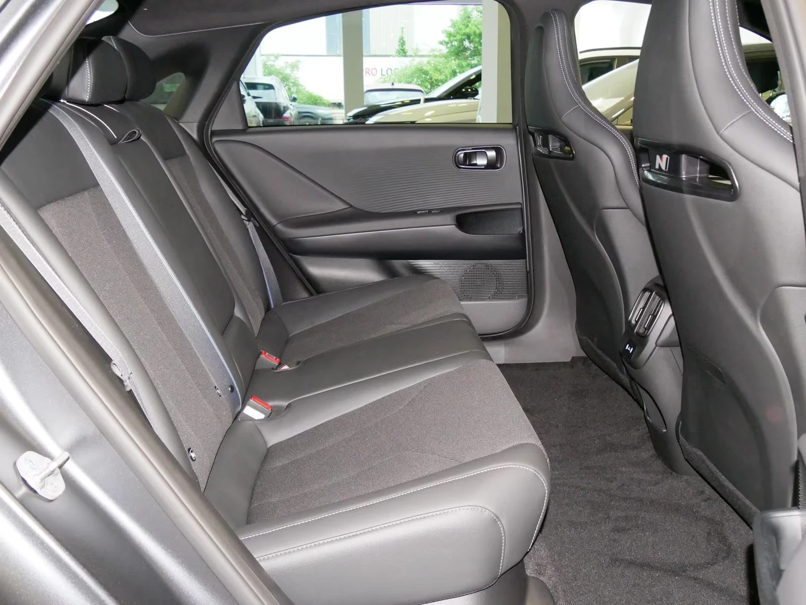 Hyundai Ioniq 6 N FACELIFT 84kWh 4WD 650HP BOSE HEAD-UP, снимка 17 - Автомобили и джипове - 54839109