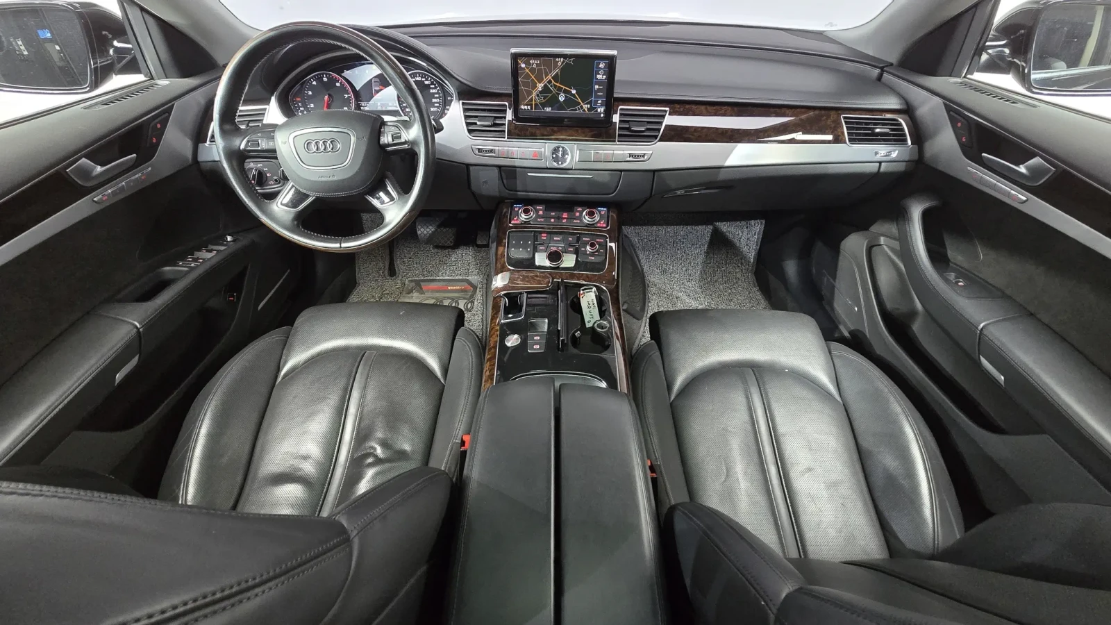 Audi A8 !!FIRST CLASS!!4.0TFSI !!ВСИЧКИ ЕСКТРИ!! #ЕКРАНИ#, снимка 7 - Автомобили и джипове - 54893134