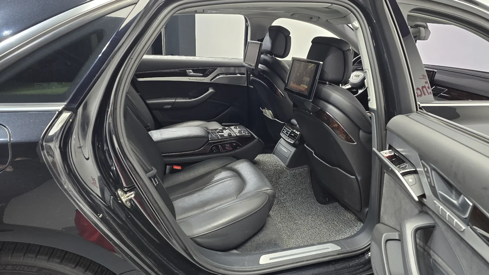 Audi A8 !!FIRST CLASS!!4.0TFSI !!ВСИЧКИ ЕСКТРИ!! #ЕКРАНИ#, снимка 11 - Автомобили и джипове - 54893134