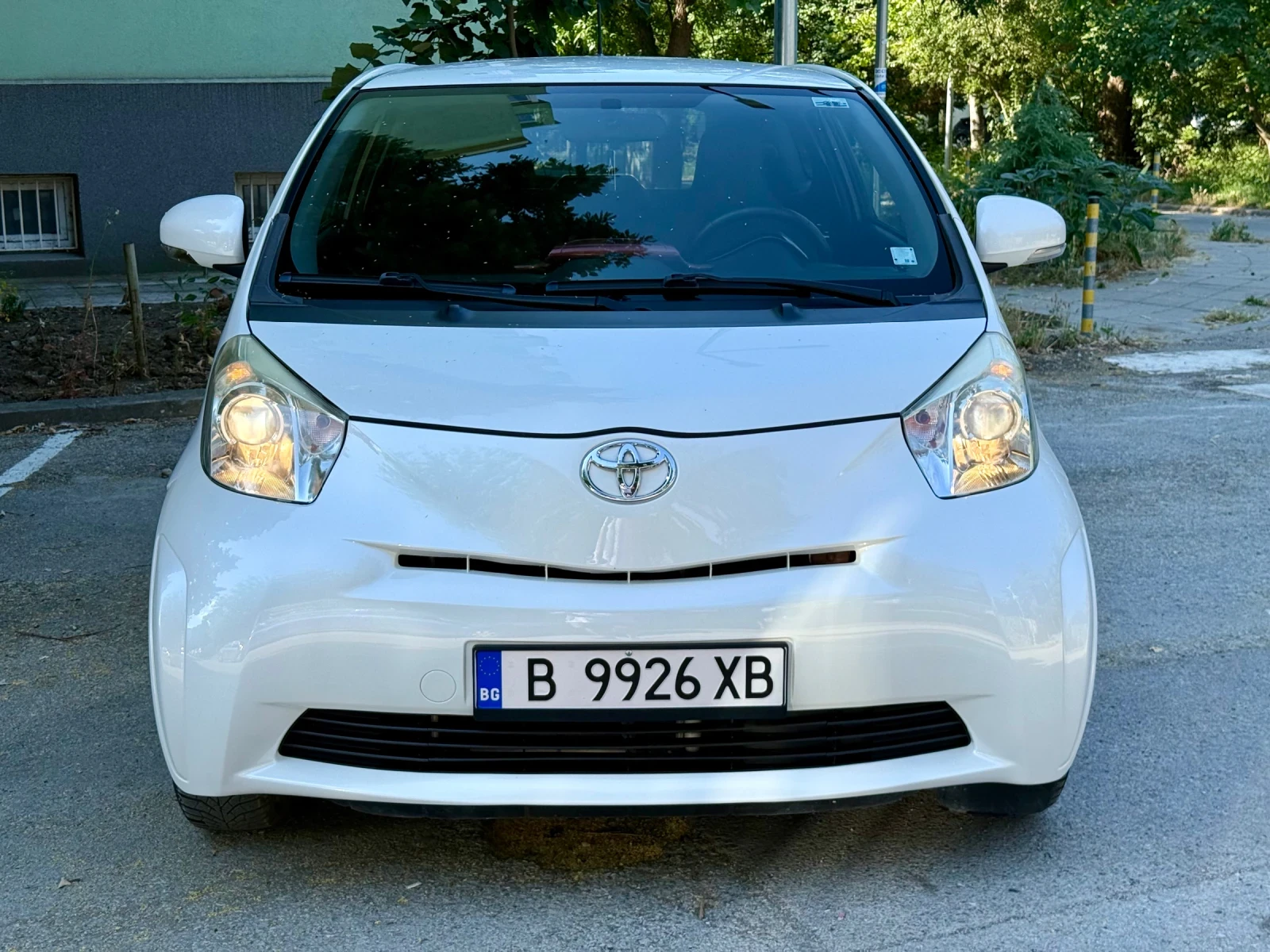 Toyota IQ 4 местна, снимка 2 - Автомобили и джипове - 55098242
