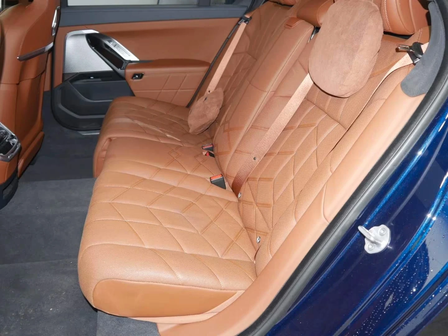 BMW 740 d* xDrive* M-Sport* TV* 360* Pano, снимка 9 - Автомобили и джипове - 55239556