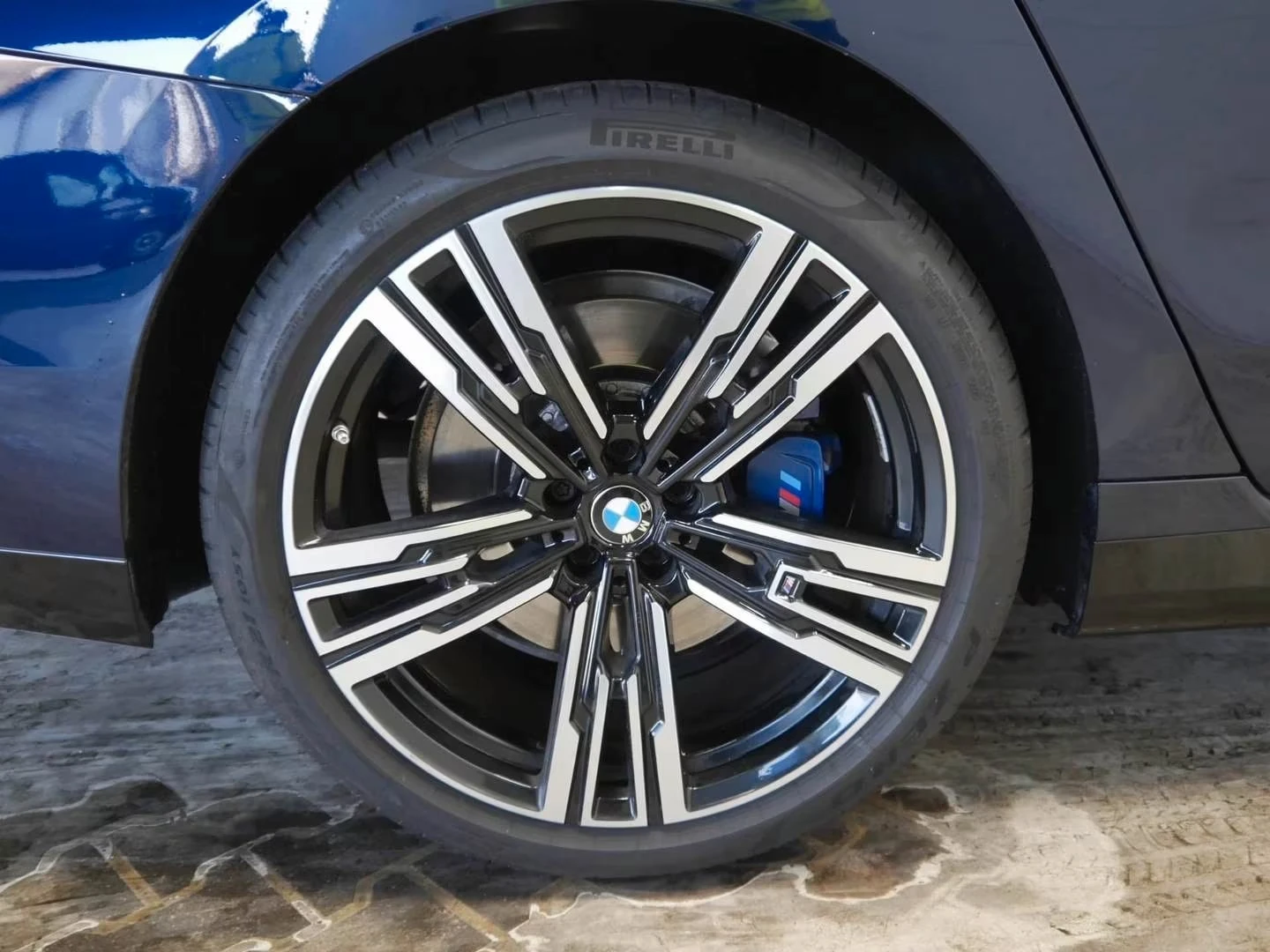BMW 740 d* xDrive* M-Sport* TV* 360* Pano, снимка 11 - Автомобили и джипове - 55239556