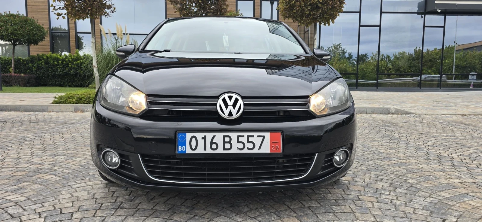 VW Golf 2.0TDI 140к.с.Highline* NAVI* ЛИЗИНГ* DSG* , снимка 2 - Автомобили и джипове - 56232543