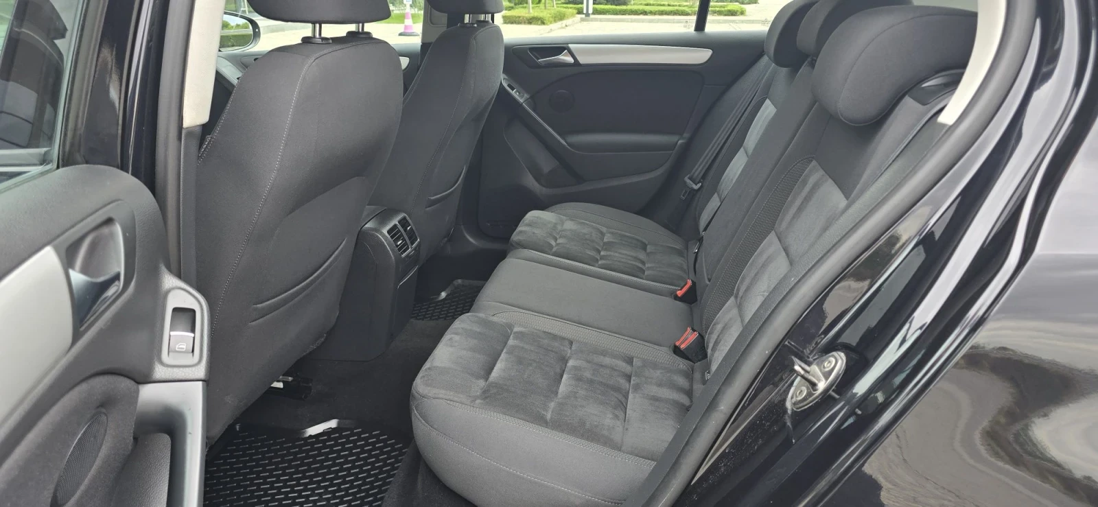 VW Golf 2.0TDI 140к.с.Highline* NAVI* ЛИЗИНГ* DSG* , снимка 11 - Автомобили и джипове - 56232543