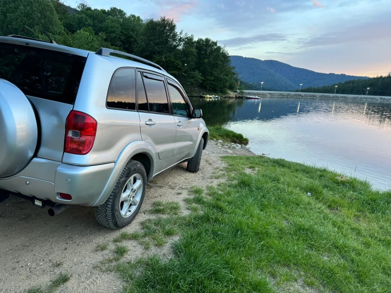 Toyota Rav4, снимка 11 - Автомобили и джипове - 47146476