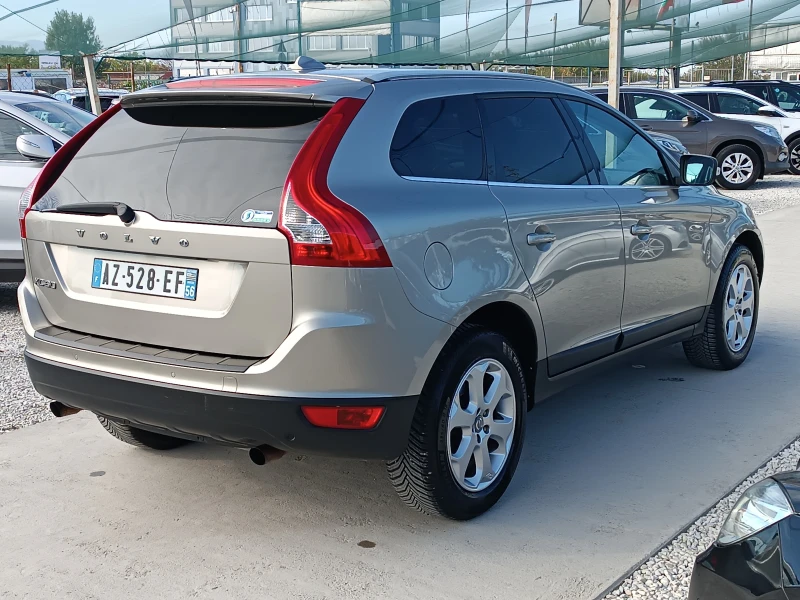 Volvo XC60 2.0, снимка 4 - Автомобили и джипове - 47591808