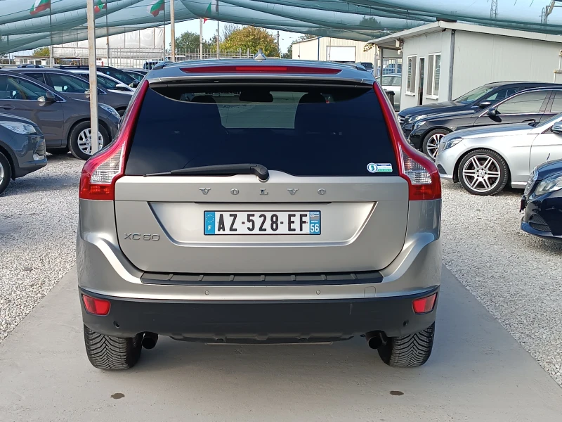 Volvo XC60 2.0, снимка 6 - Автомобили и джипове - 47591808