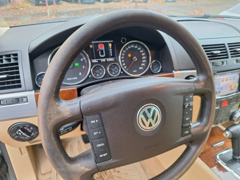 VW Touareg 3.2 БЕНЗИН, снимка 16 - Автомобили и джипове - 48282260