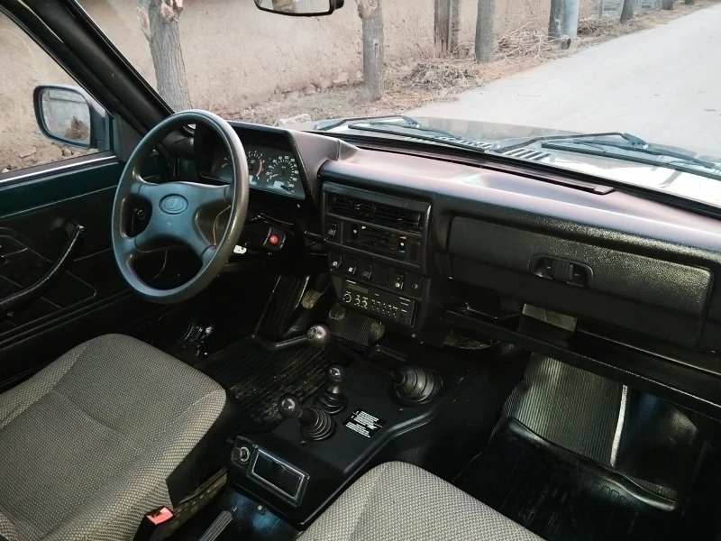 Lada Niva 1.7i, снимка 6 - Автомобили и джипове - 48417799