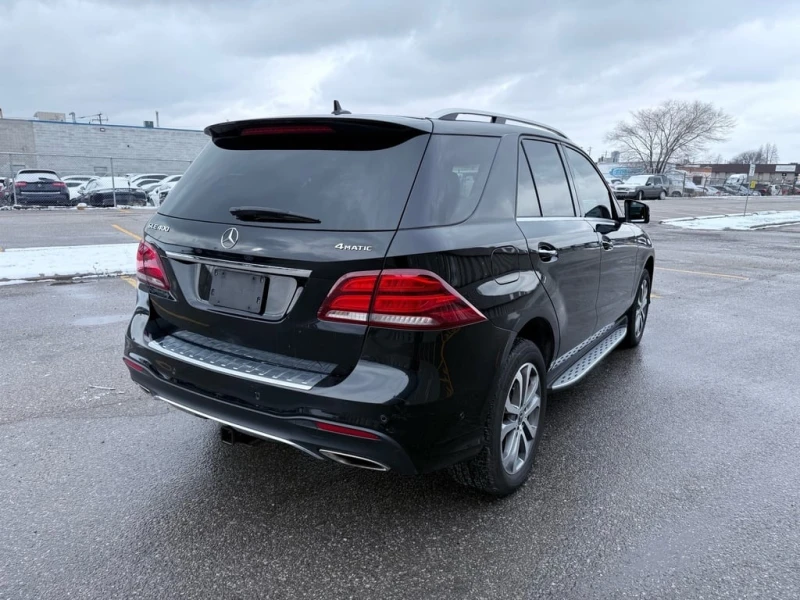 Mercedes-Benz GLE 400 * 400 4MATIC Navigation/Leather/Pano Sunroof/360 *, снимка 5 - Автомобили и джипове - 52690937