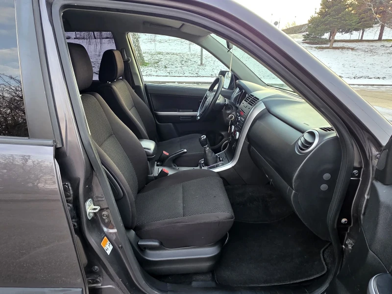 Suzuki Grand vitara Фейслифт, 4х4, снимка 9 - Автомобили и джипове - 53191891
