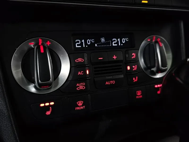 Audi Q3 2.0 TDI Quattro, снимка 17 - Автомобили и джипове - 55128640