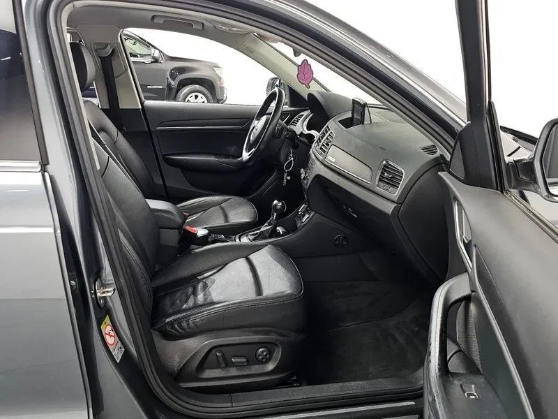 Audi Q3 2.0 TDI Quattro, снимка 11 - Автомобили и джипове - 55128640
