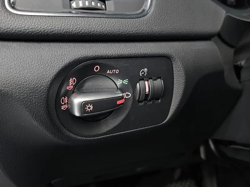 Audi Q3 2.0 TDI Quattro, снимка 15 - Автомобили и джипове - 55128640