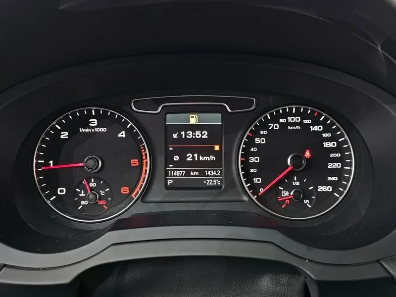 Audi Q3 2.0 TDI Quattro, снимка 8 - Автомобили и джипове - 55128640