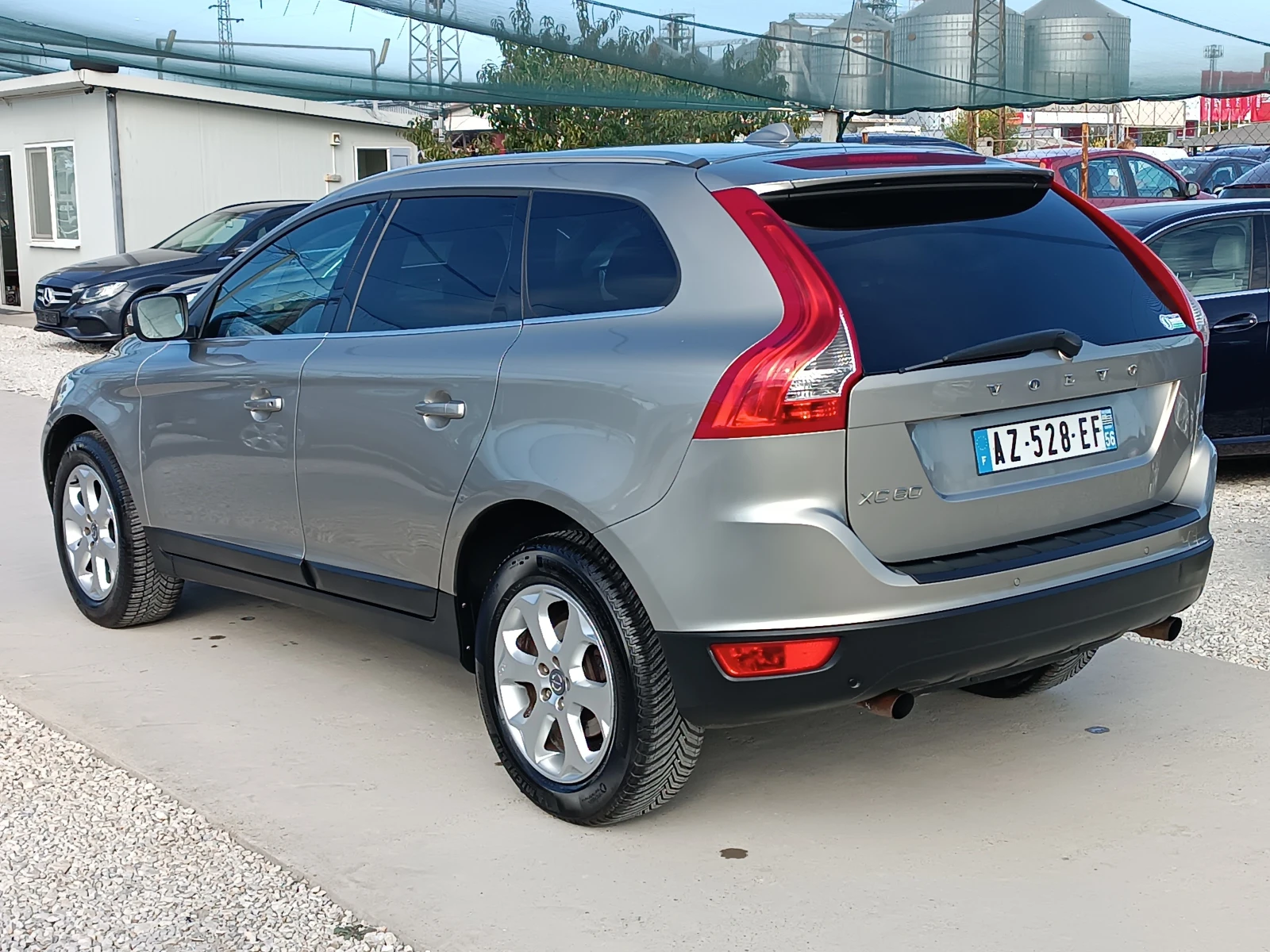 Volvo XC60 2.0 - изображение 5