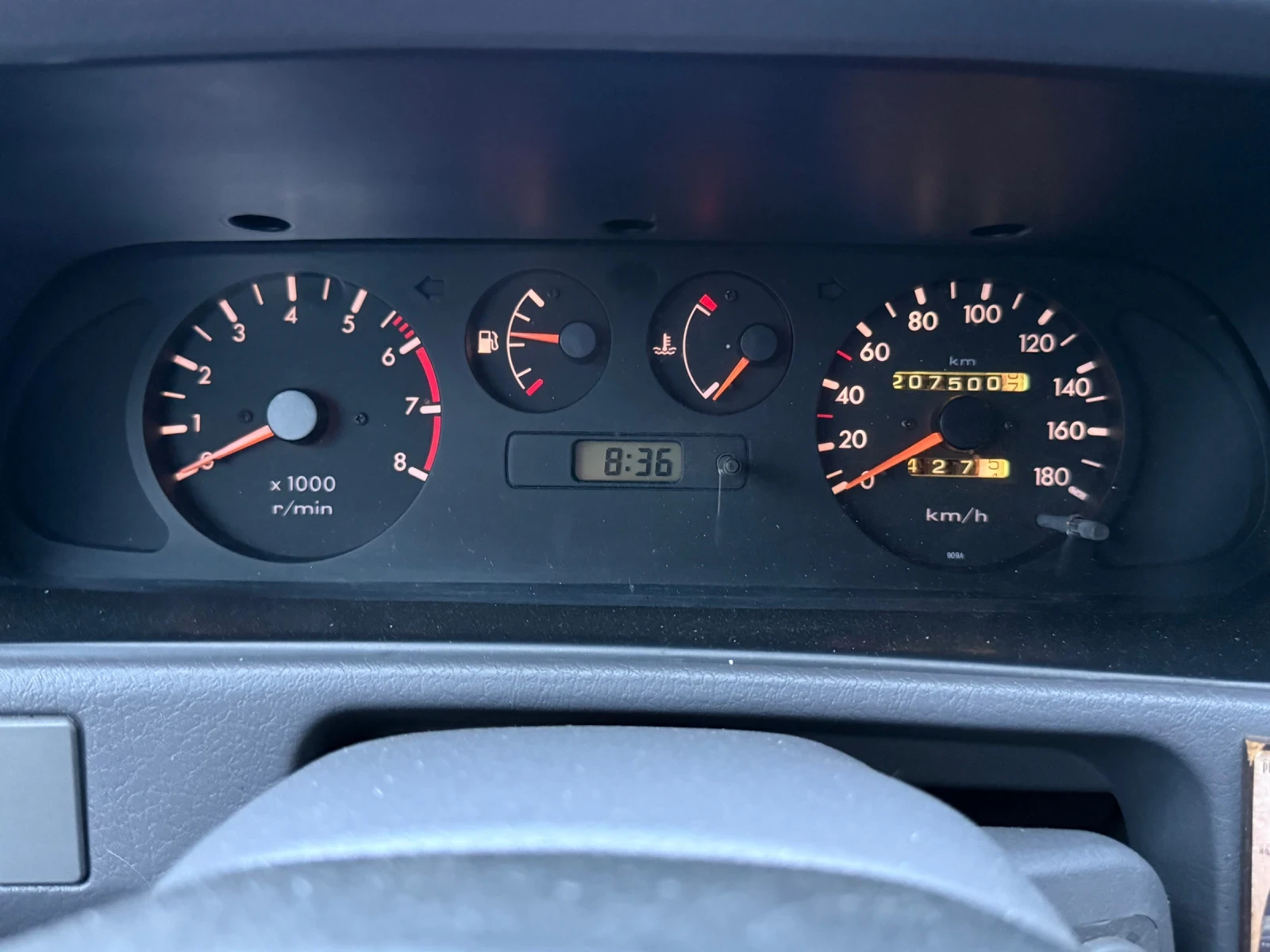Nissan Terrano 2.4  - изображение 8