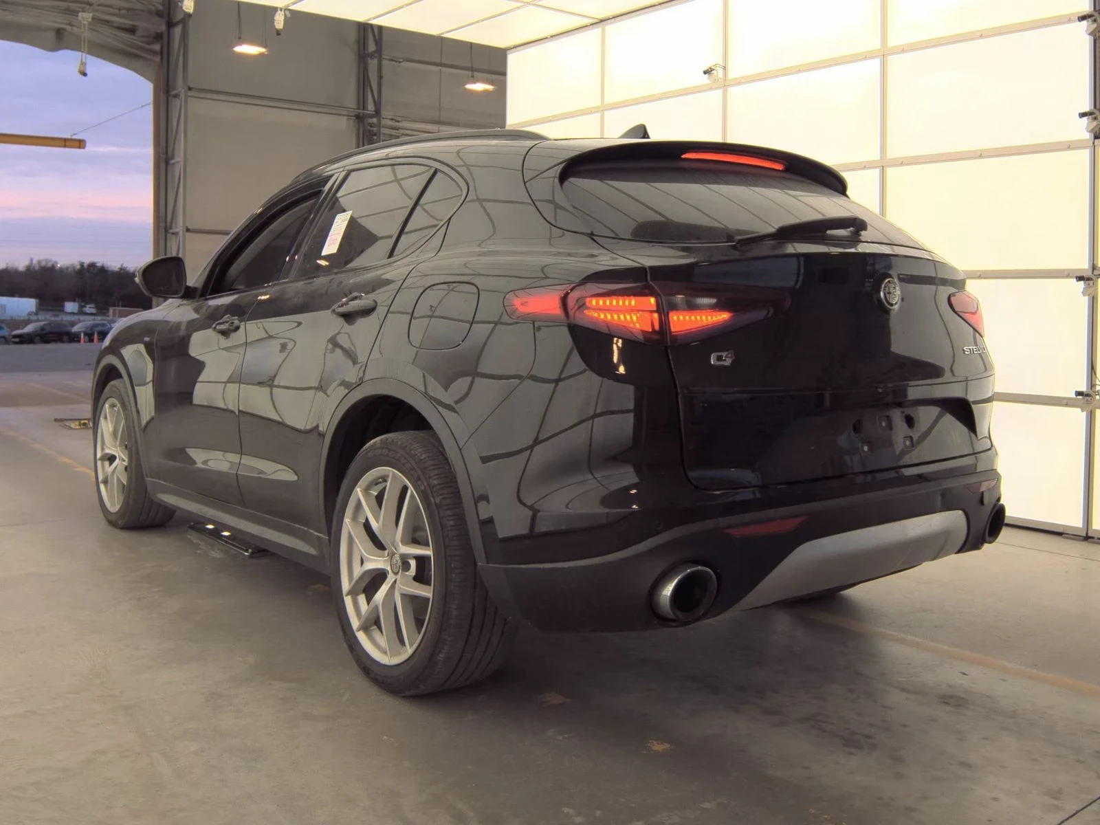 Alfa Romeo Stelvio Sport - изображение 6