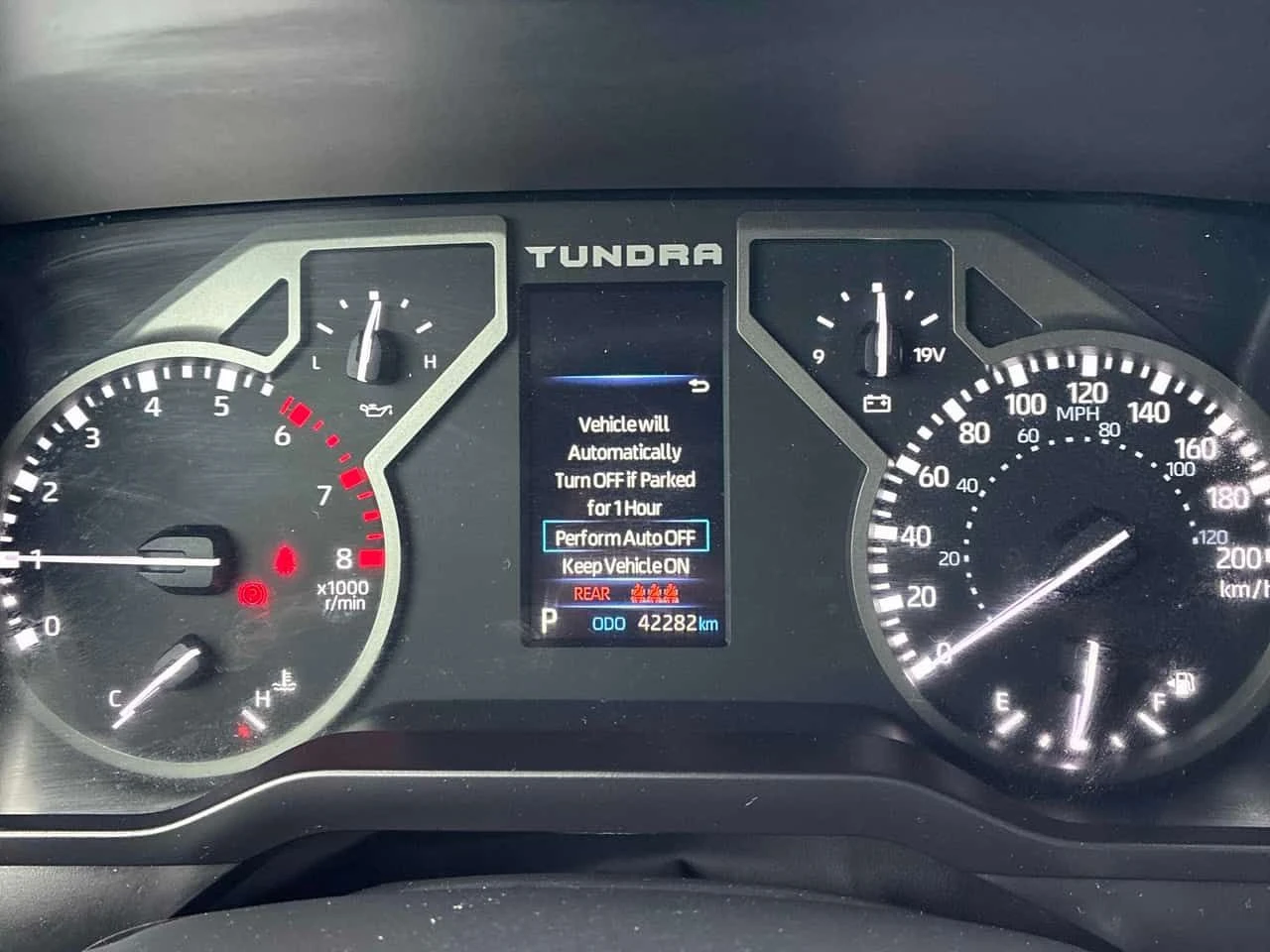 Toyota Tundra * SR * DISTRONIC* ПОДГРЕВ* ПАНОРАМА* , снимка 8 - Автомобили и джипове - 54210350