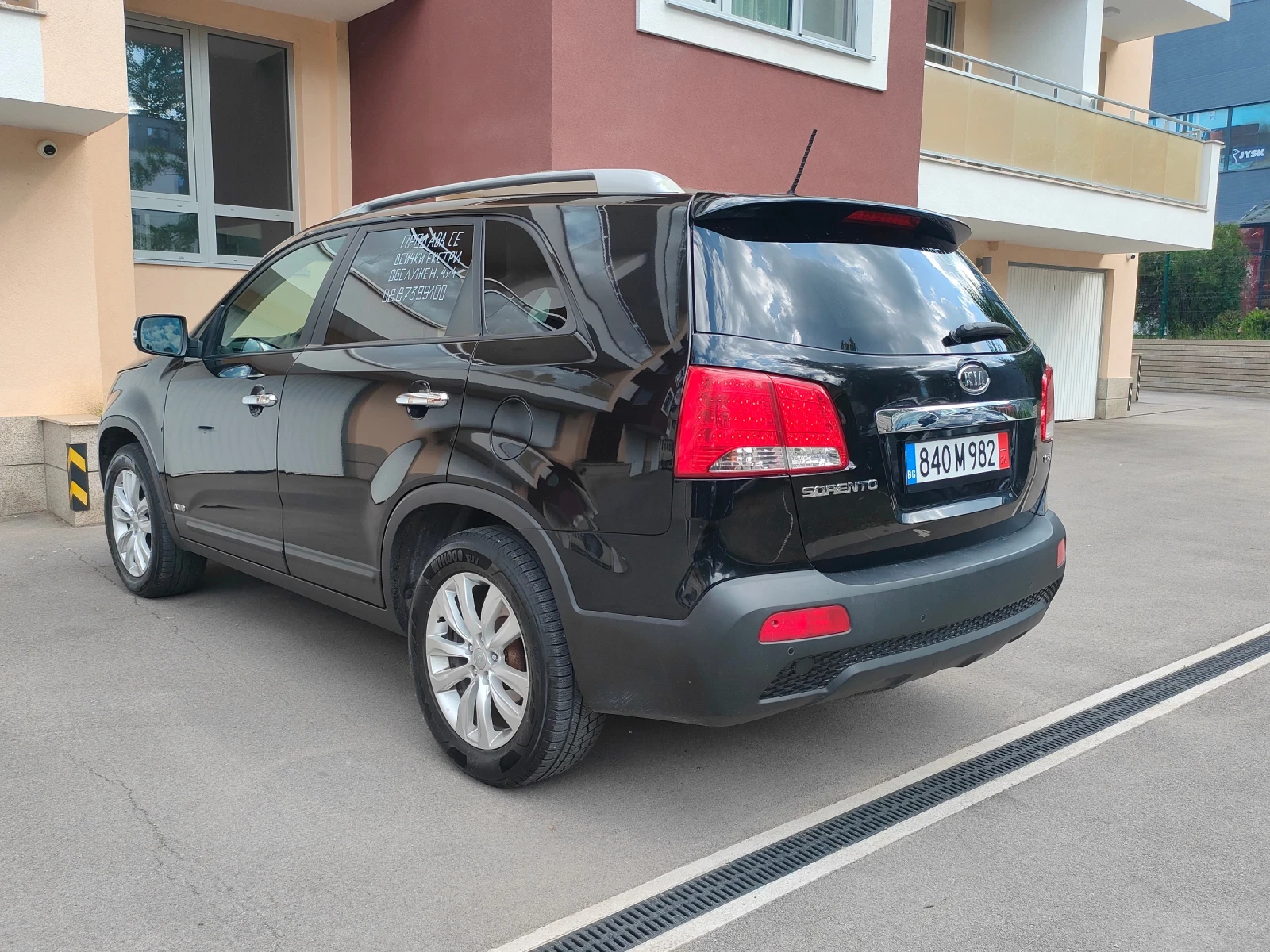 Kia Sorento 2.2 CRDi 4x4 Обслужен , снимка 7 - Автомобили и джипове - 54391166