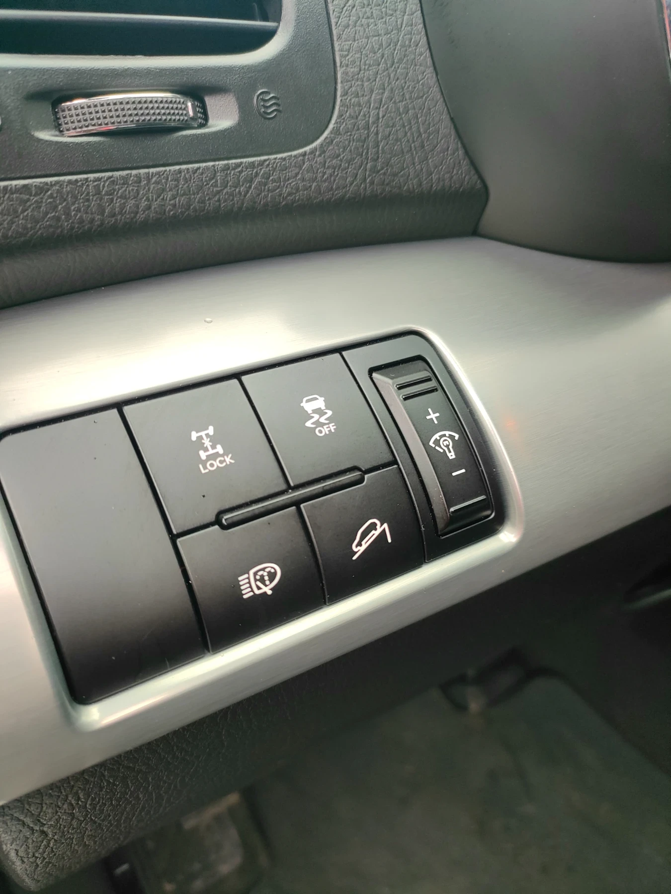 Kia Sorento 2.2 CRDi 4x4 Обслужен , снимка 16 - Автомобили и джипове - 54391166