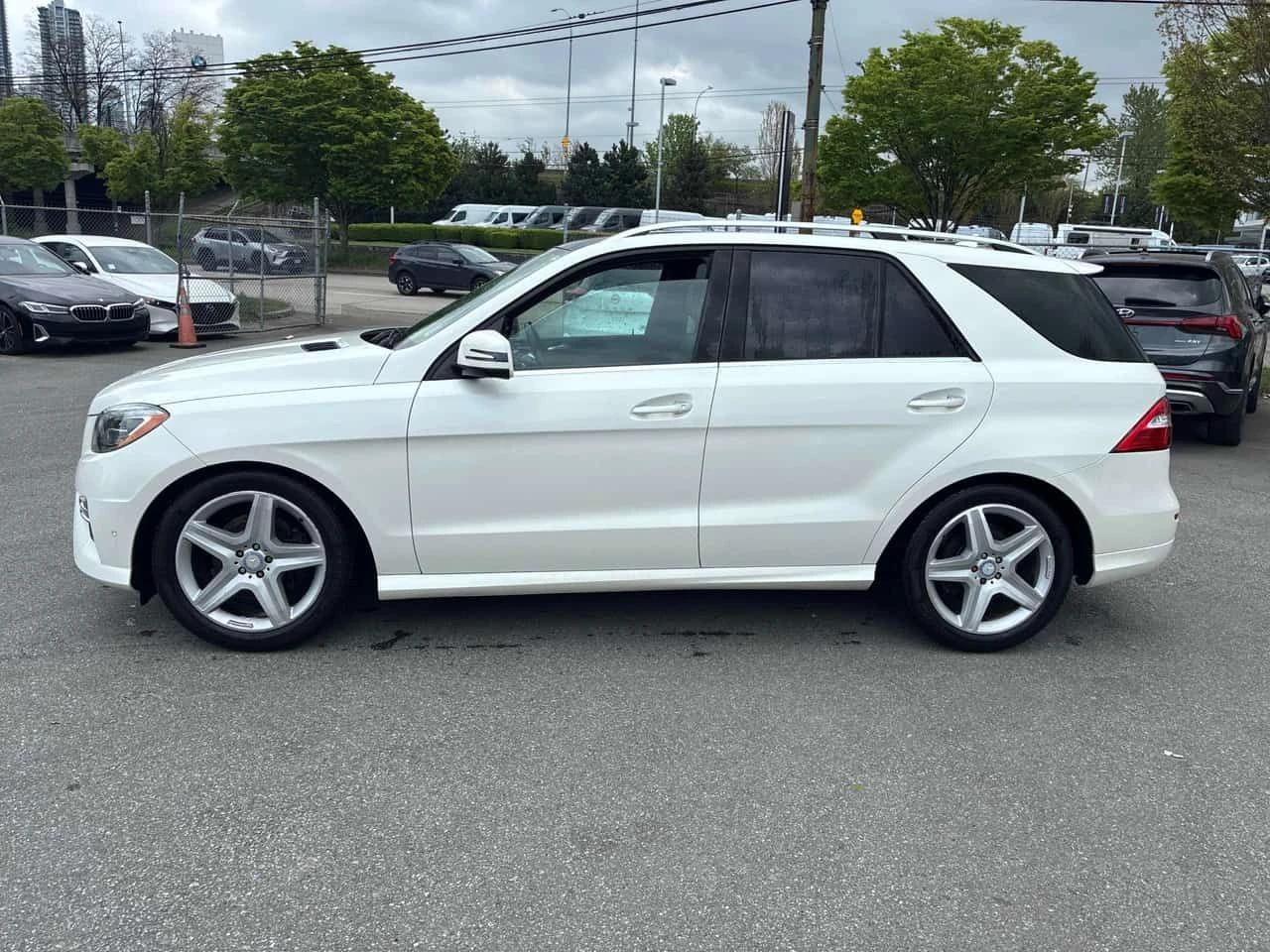 Mercedes-Benz ML 350  BLUETEC | distronic | 360 | pano | memory , снимка 4 - Автомобили и джипове - 54631105
