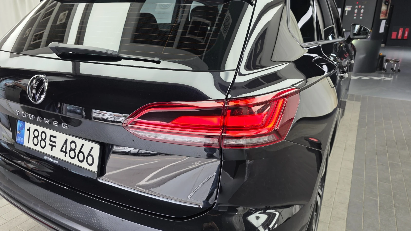 VW Touareg PREMIUM* 3.0* TDI* 360* КАМЕРИ* ПОДГРЕВ* , снимка 17 - Автомобили и джипове - 54785360
