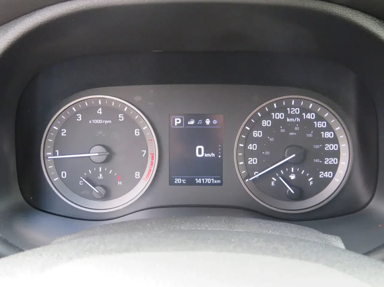 Hyundai Tucson 2.0L AWD w/ CarPlay Camera BLND Heated Seats/ST | Mobile.bg � ����������� 15