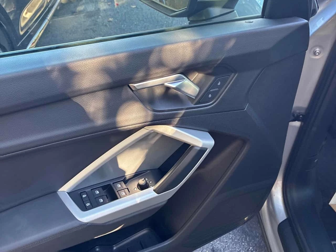 Audi Q3 * Komfort * CARFAX * ���� �� �� | Mobile.bg � ����������� 9
