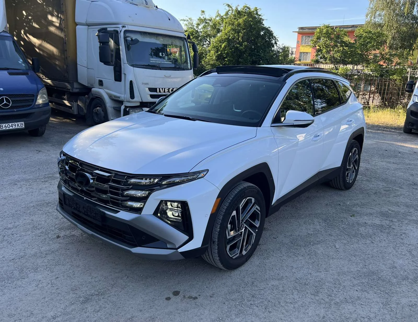 Hyundai Tucson -1900км.- ЧИСТО НОВ - FULL  EKSTRi  ! ! ! 
