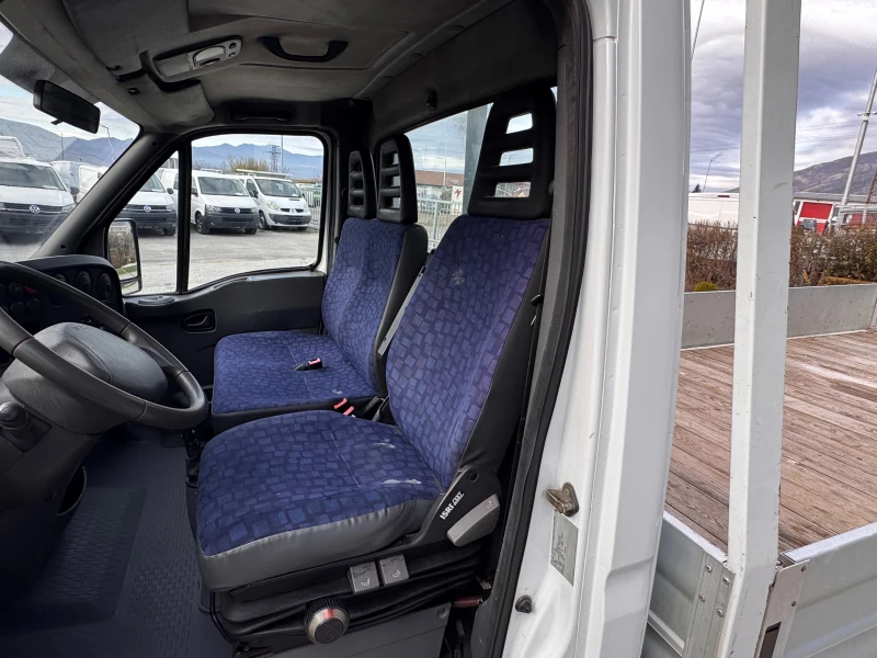 Iveco Daily 35C15 до 3.5т. 4.46м. Клима , снимка 15 - Бусове и автобуси - 48095894