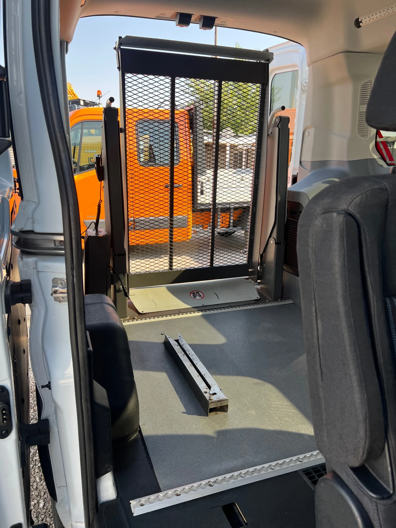 Ford Transit 2.0tdci-Klima-хидравлична платформа - изображение 7