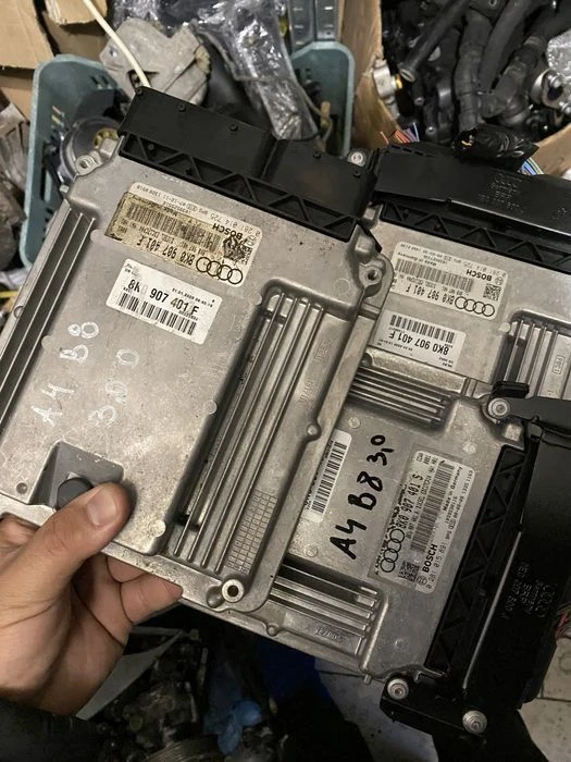 Компютър мотор ECU AUDI A4 A6 A5 Q7 Q5 за 30tdi sled 2009г 8k0907401